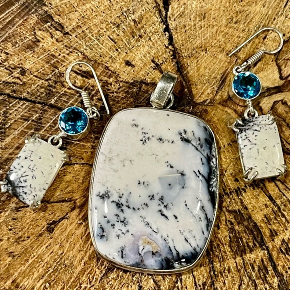 Dendritic Agate Pendant & Earrings Set - Picture 1 of 6